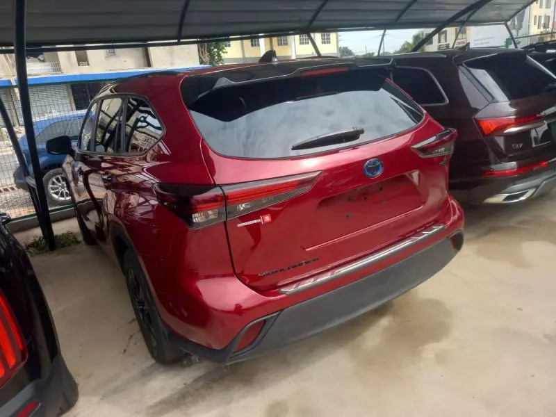 Toyota Highlander   - 2024