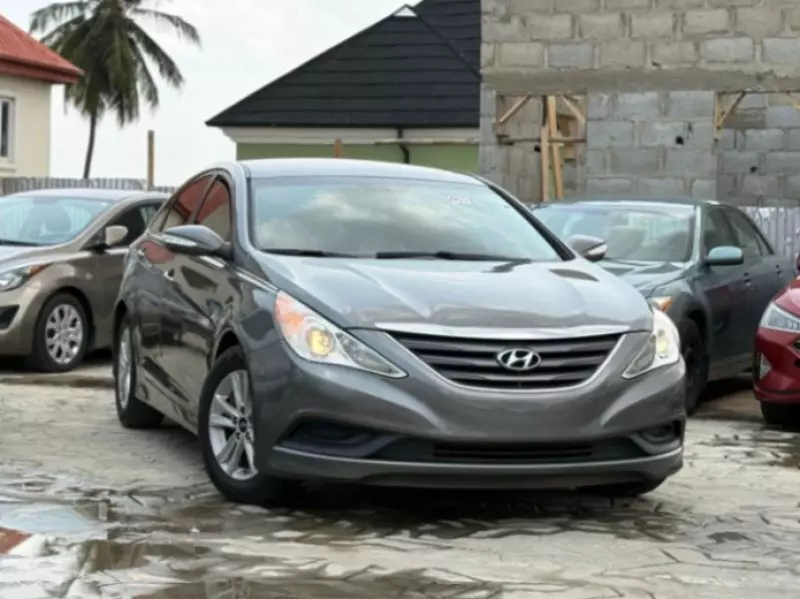Hyundai Sonata   - 2014