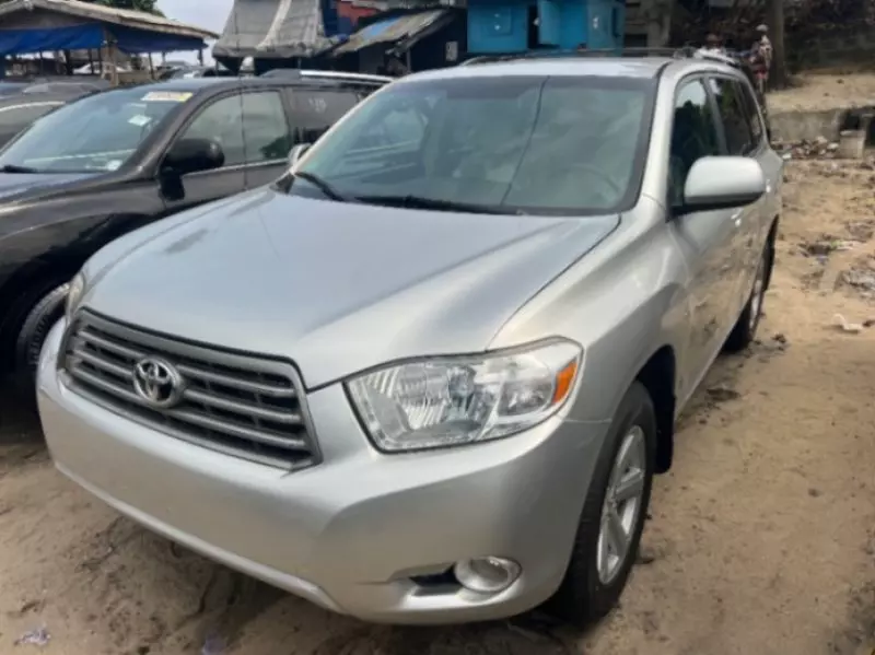 Toyota Highlander   - 2010