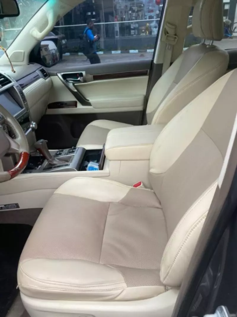 Lexus GX 460   - 2011