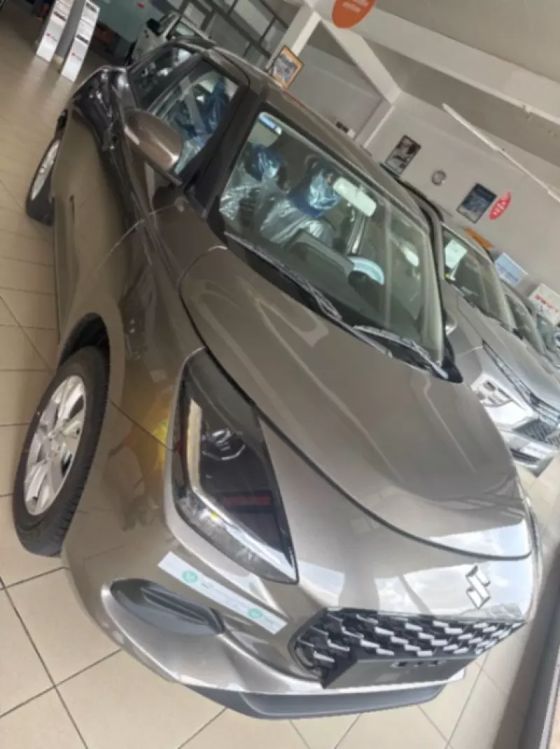 SUZUKI Swift GLX   - 2025
