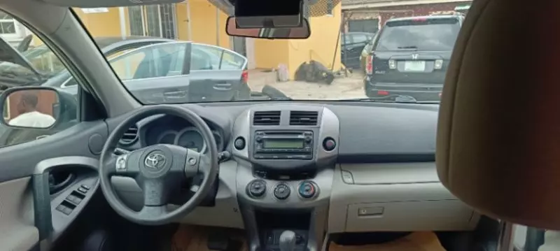 Toyota RAV4   - 2012