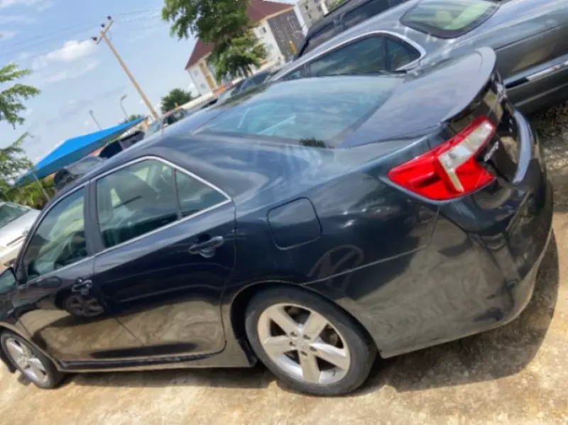 Toyota Camry   - 2014