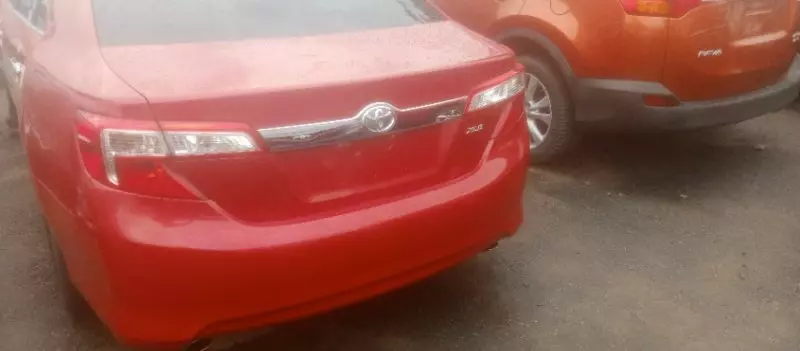 Toyota Camry   - 2012