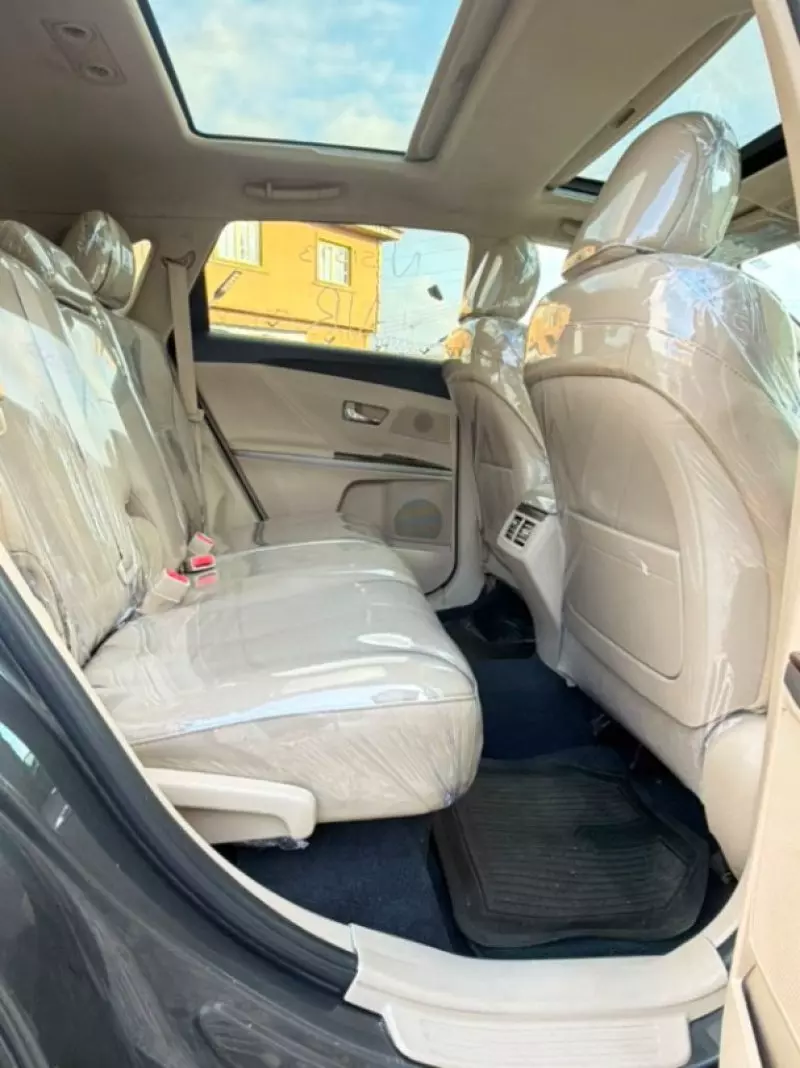 TOYOTA Venza   - 2010