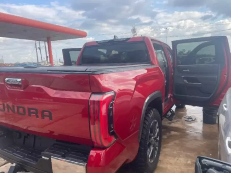 TOYOTA Tundra - 2022