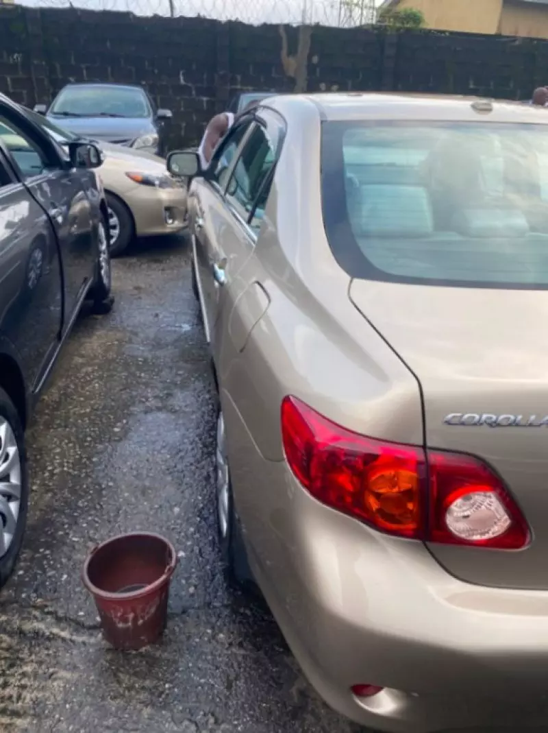 TOYOTA Corolla   - 2010