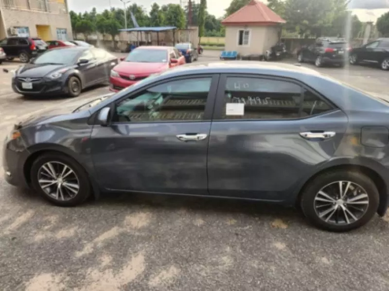 TOYOTA Corolla   - 2017