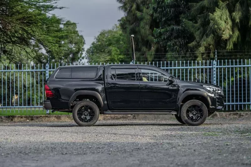 TOYOTA Hilux   - 2019