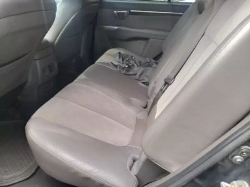 Hyundai Santa Fe   - 2011