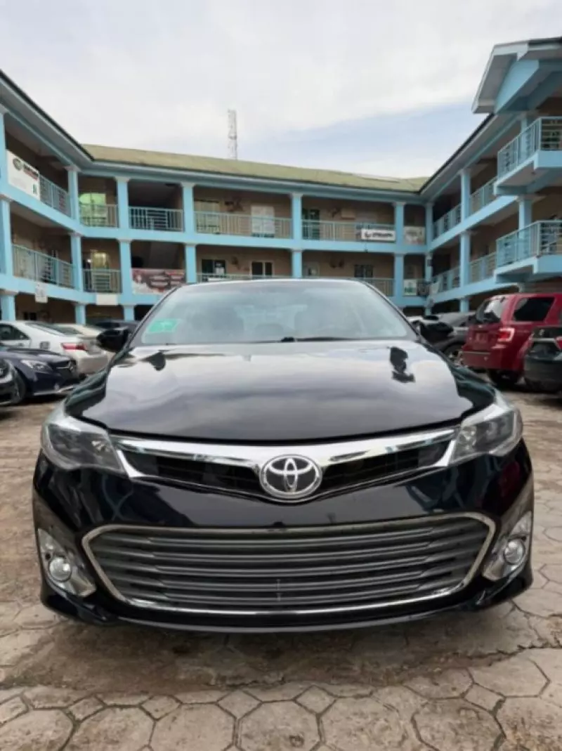 Toyota Avalon   - 2014