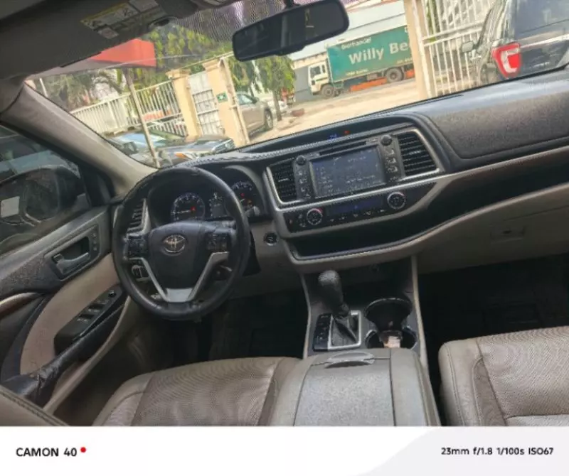 Toyota Highlander   - 2014
