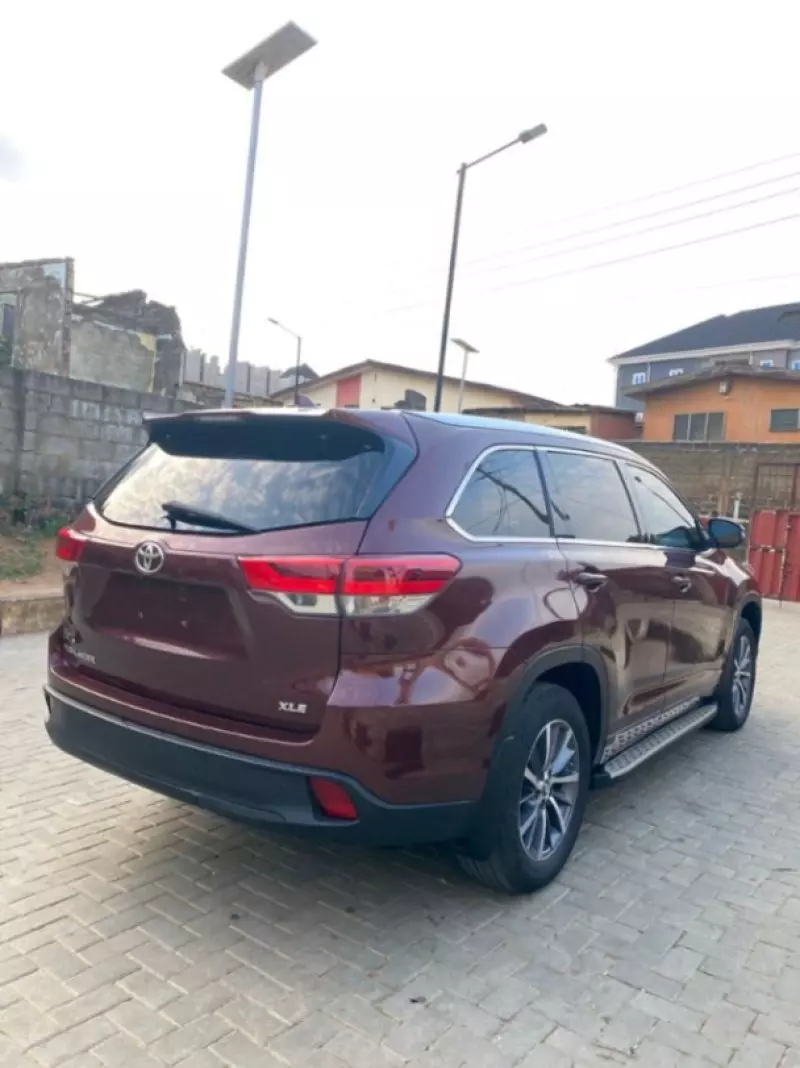 Toyota Highlander   - 2018