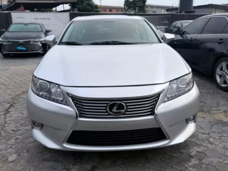 Lexus ES   - 2013