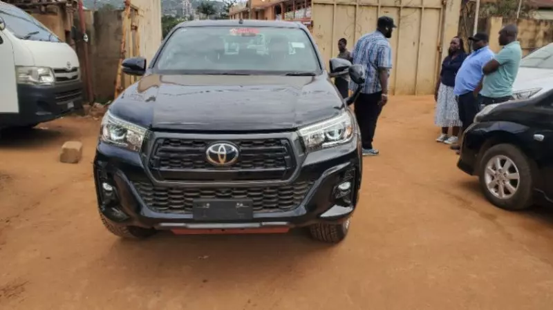 Toyota Hilux   - 2019