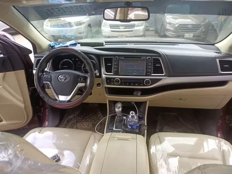 Toyota Highlander   - 2015