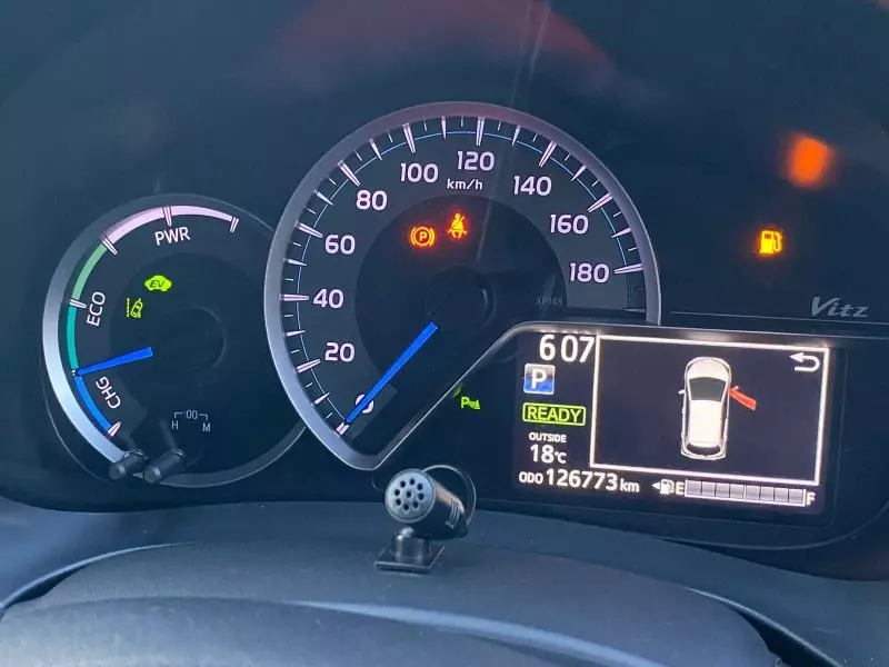TOYOTA Vitz   - 2019