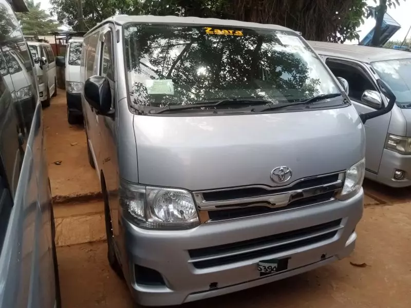 Toyota Hiace   - 2014