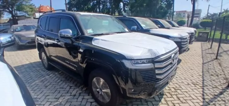 TOYOTA Landcruiser 300 VX   - 2026