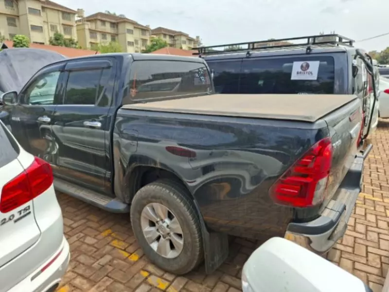 TOYOTA Hilux   - 2018