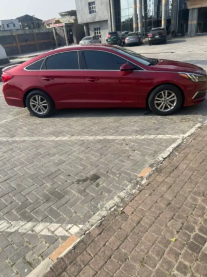 Hyundai Sonata   - 2016