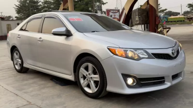 Toyota Camry - 2012