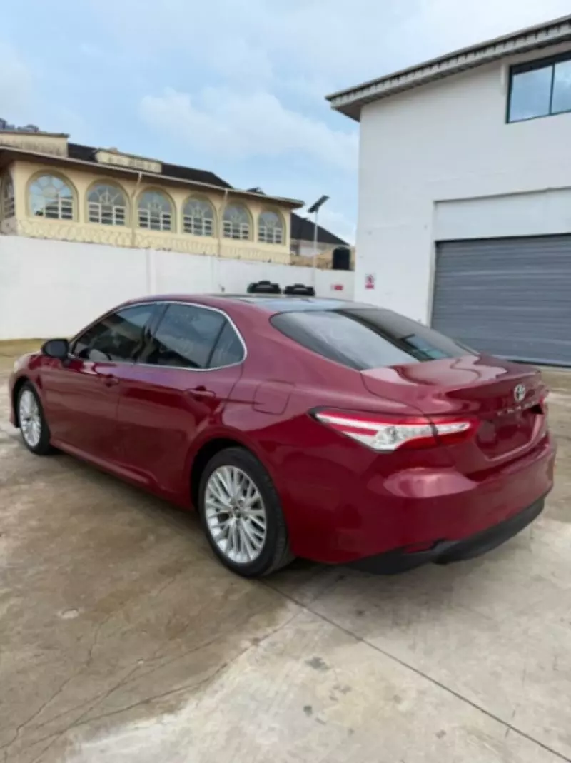 TOYOTA Camry - 2018