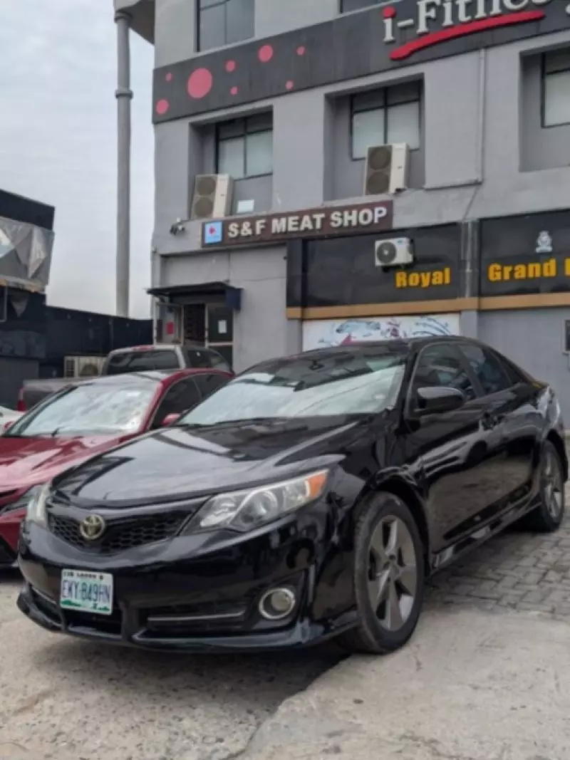 TOYOTA Camry   - 2014