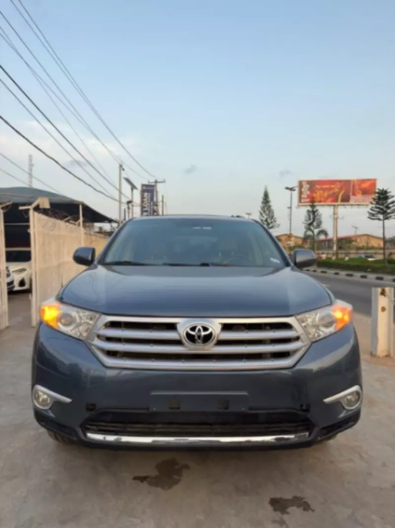 TOYOTA Highlander   - 2011