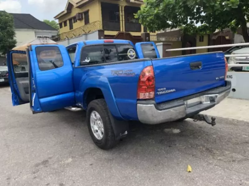 TOYOTA Tacoma   - 2009