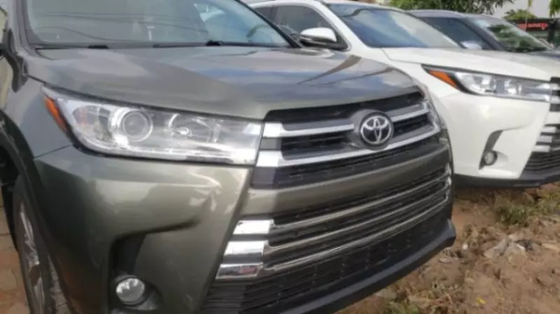 Toyota Highlander   - 2015