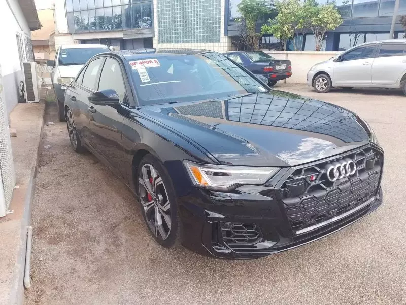 Audi S6   - 2025