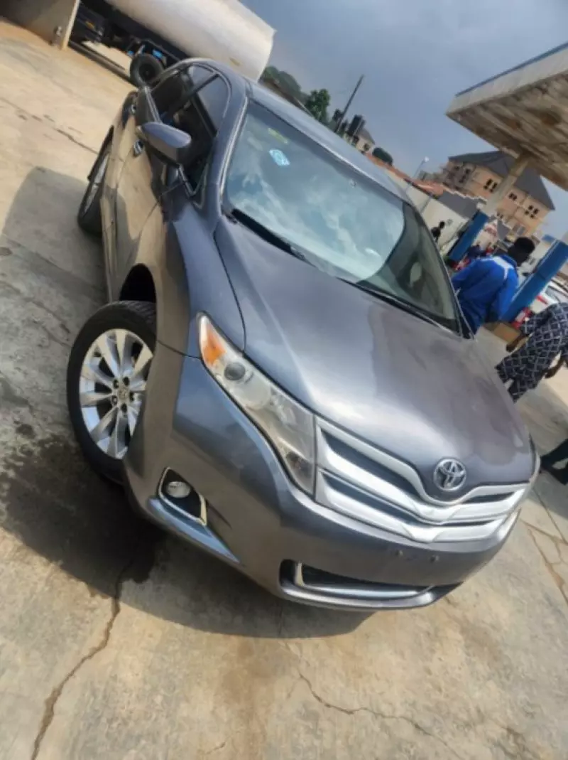 Toyota Venza   - 2013