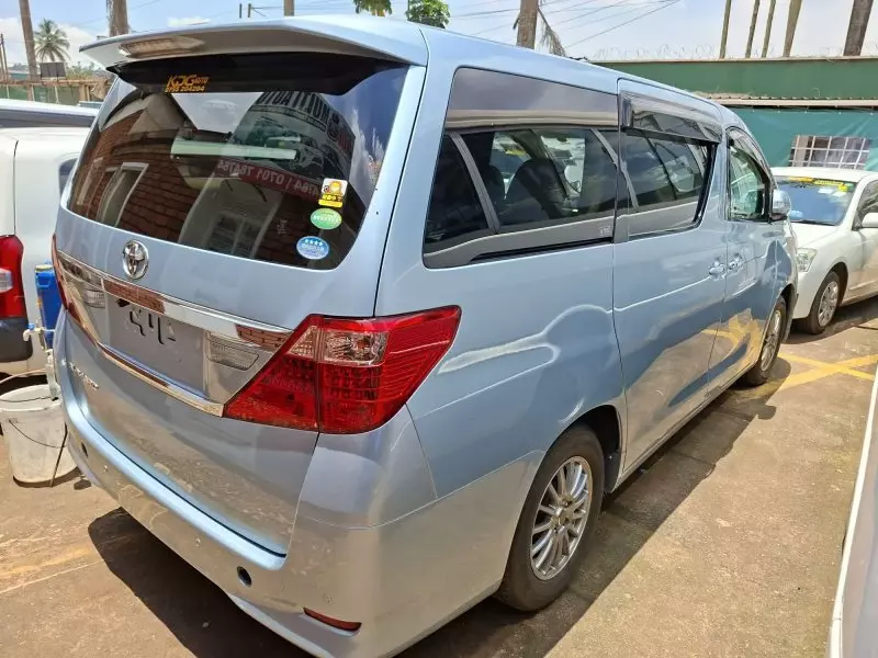 Toyota Alphard   - 2013