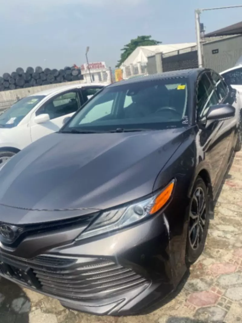 Toyota Camry   - 2018