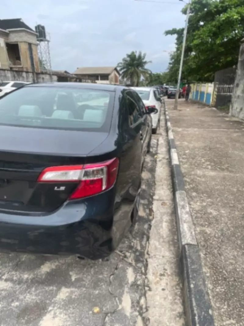 TOYOTA Camry - 2012