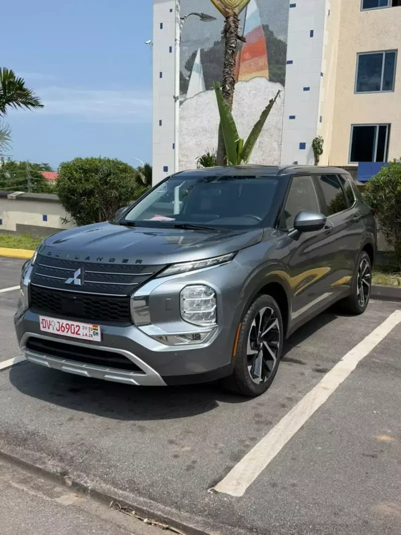 Mitsubishi Outlander GLX   - 2022