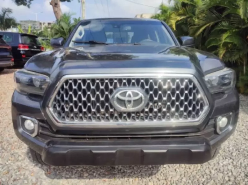 Toyota Tacoma   - 2019