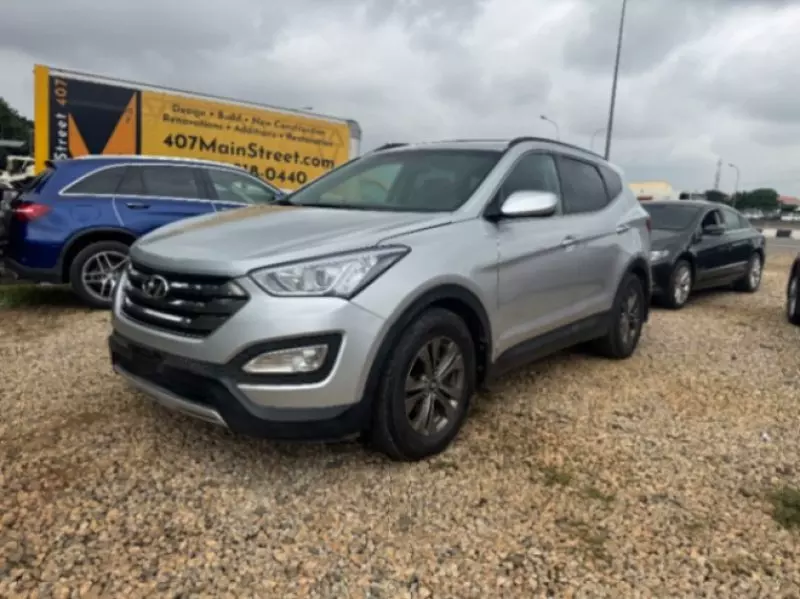 Hyundai Santa Fe   - 2013