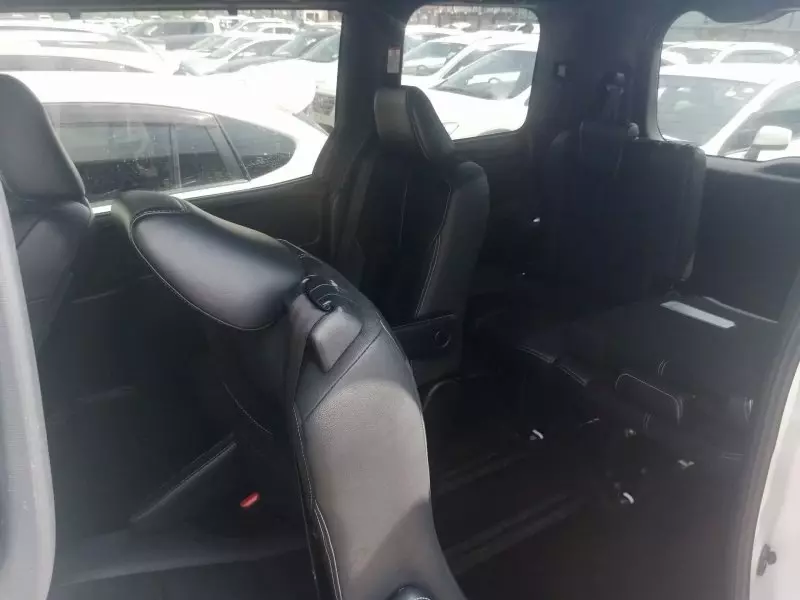 Toyota Noah   - 2016