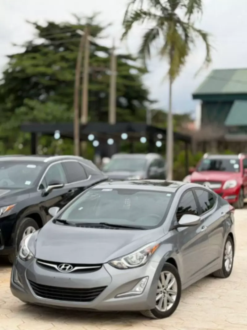 Hyundai Elantra - 2015