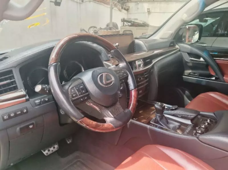 Lexus LX 570   - 2016