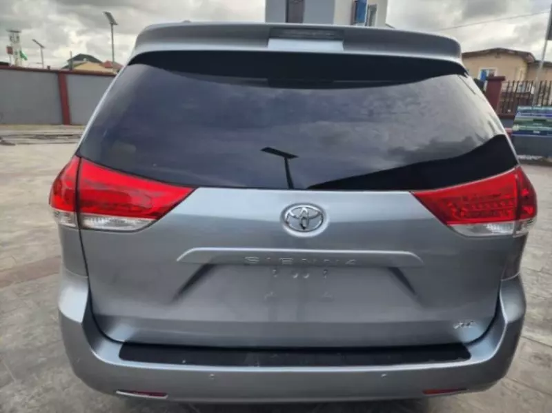 Toyota Sienna   - 2014