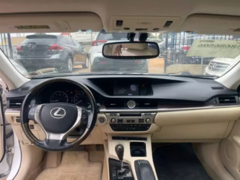 Lexus ES   - 2013