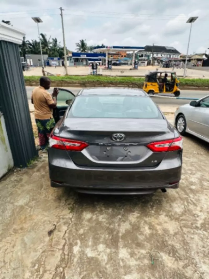 TOYOTA Camry   - 2018