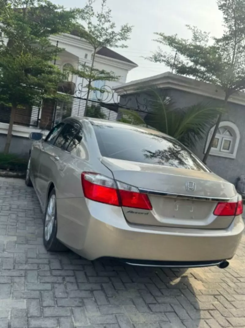 Honda Accord   - 2015
