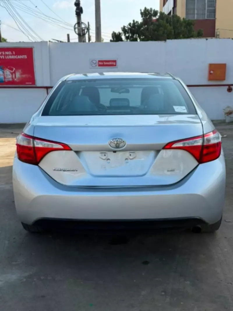 TOYOTA Corolla   - 2015