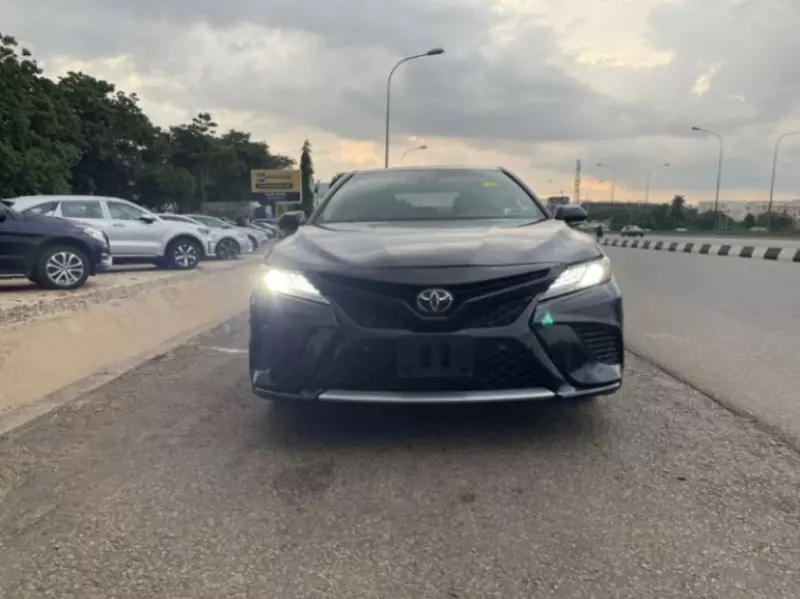 Toyota Camry - 2018