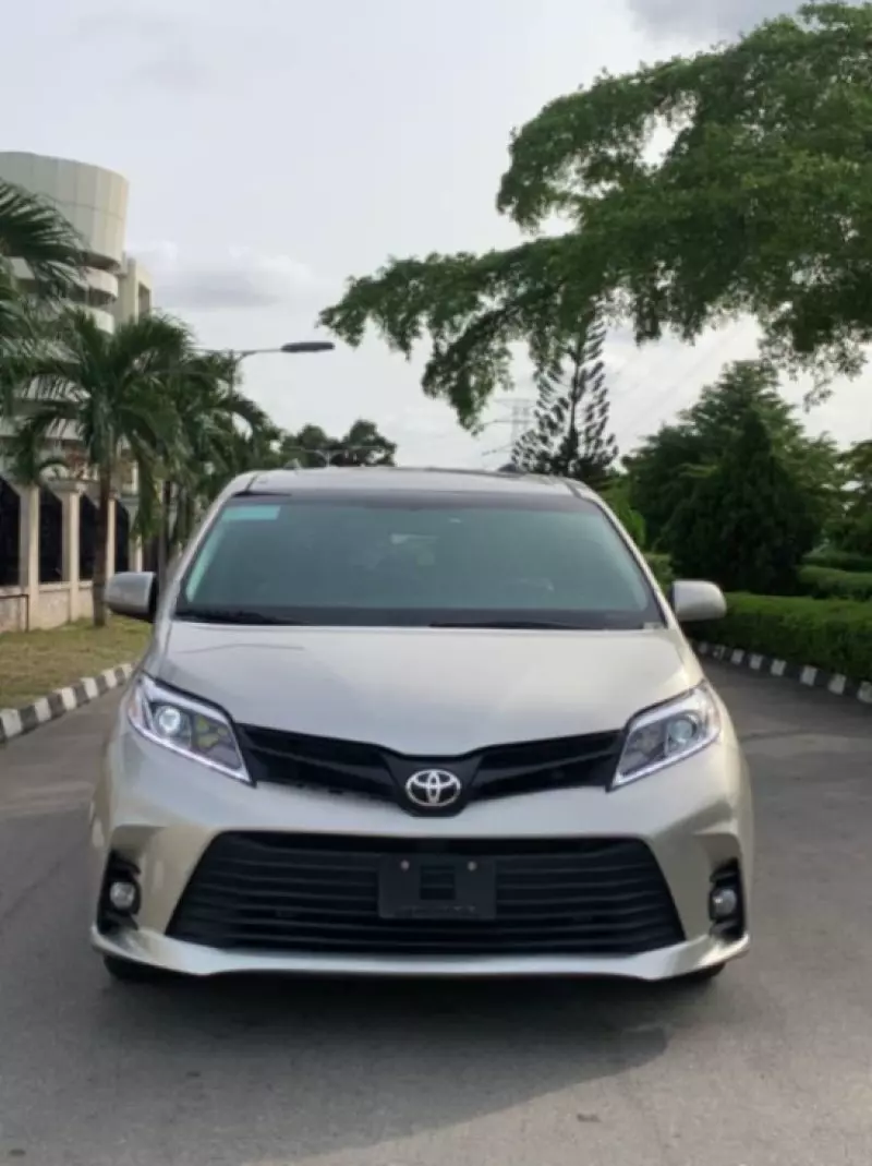 Toyota Sienna   - 2023