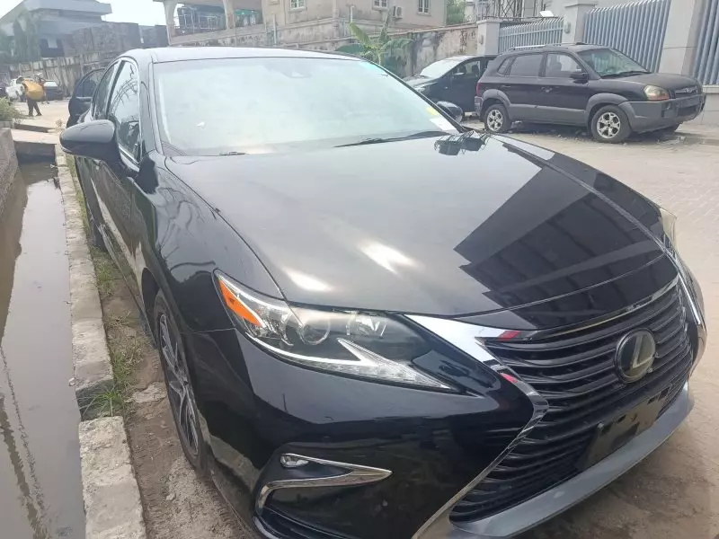 Lexus ES 350   - 2019